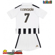 Camisa de Futebol Juventus Francisco Conceicao #7 Equipamento Principal Infantil 2026-27 Manga Curta (+ Calças curtas)